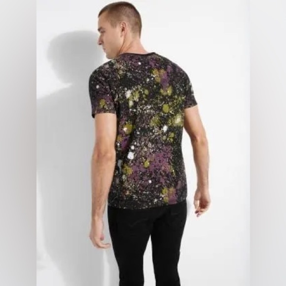 Guess Shirts Guess Basic Graffiti Drop T Shirt Crew Neck - Picture 8 of 16